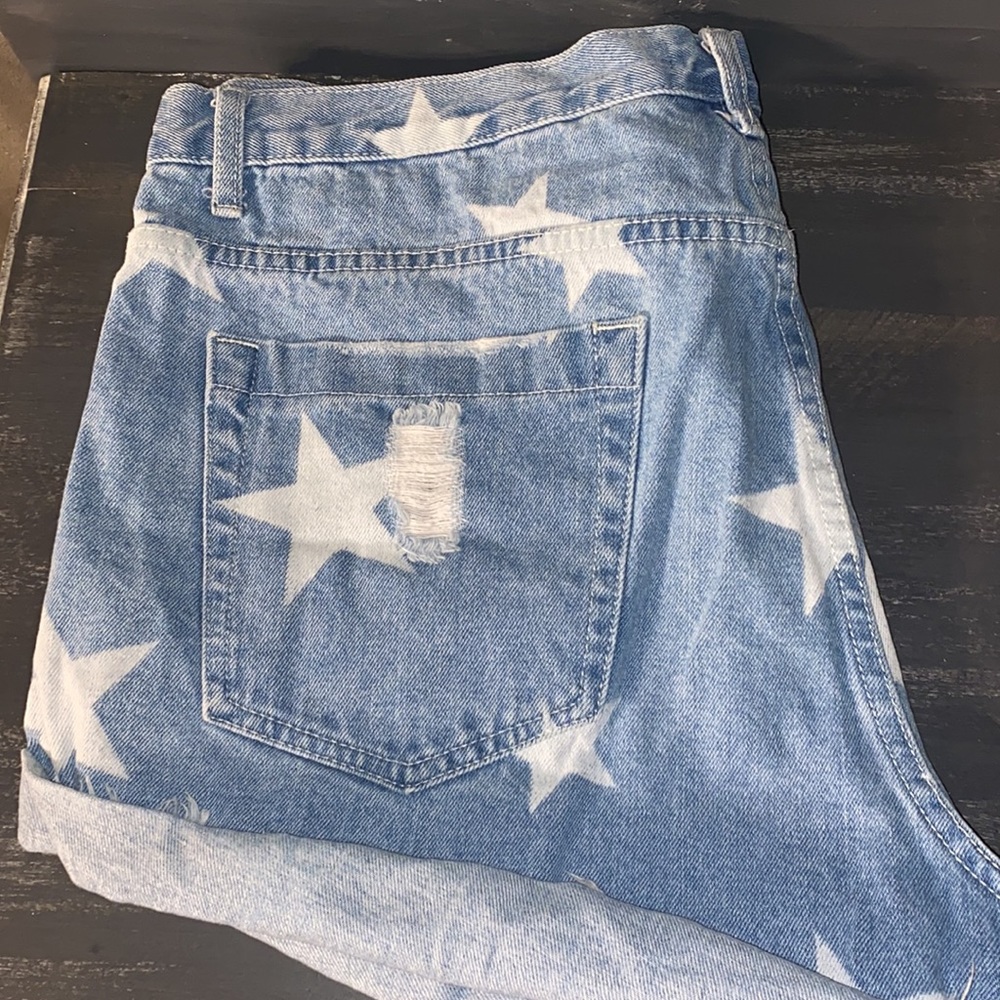 Alice & You Shorts